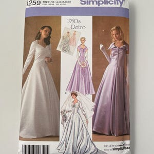 Puede incluir: Patrón de costura Simplicity #4259 con diseños de vestidos de novia retro de los años 1950. El patrón muestra ilustraciones de vestidos de novia en blanco y lavanda, con mangas largas y faldas amplias. Tallas R5: 14,16,18,20,22, EUR 40-48, FR 42-50.