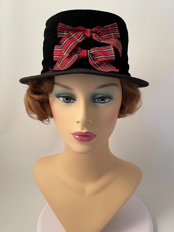 Ladies 1980s hat, 1980s vintage hat, 1980s hat, 1980s clothing, 1980s black hat, 1980s felt hat, Eric Javits hat, Winter hat, Christmas hat View 5
