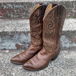 Vintage Justin Brown Embroidered Leather Western Cowboy Boots
