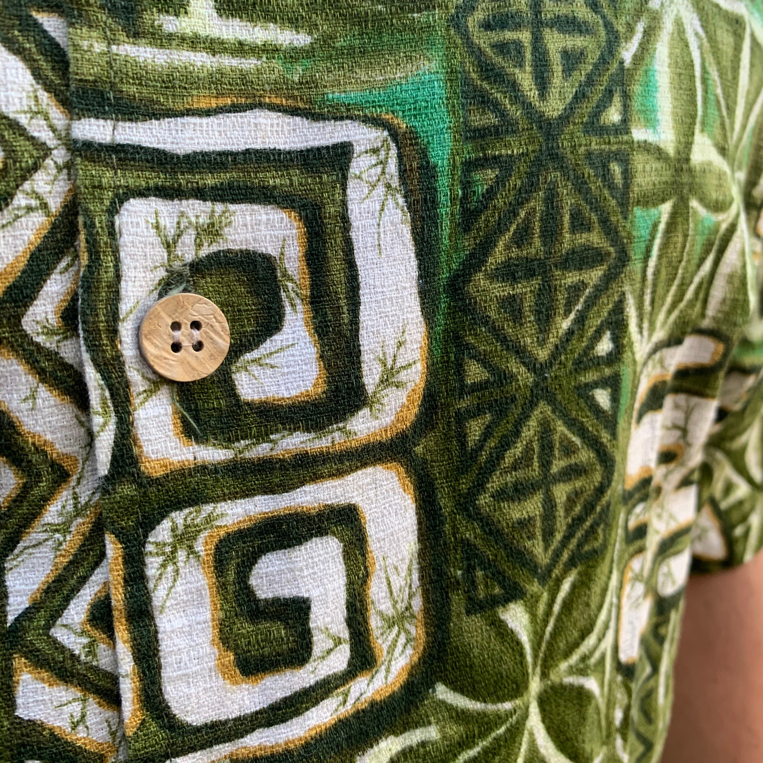 Vintage ODO Hawaiian Shirt Short Sleeve Green Tiki Print Men's XL