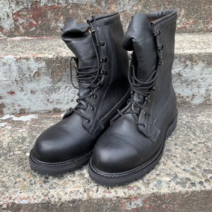 Vintage Bates Black Leather Lace Up High Top Work Boots Shoes with Vibram Soles Men's Size 9.5 R