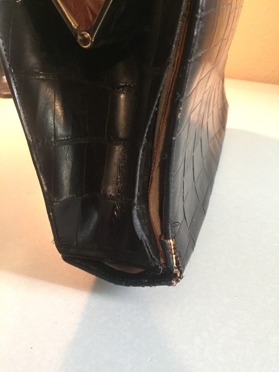 Vintage Black Leather Alligator  Pattern Purse Ha… - image 9