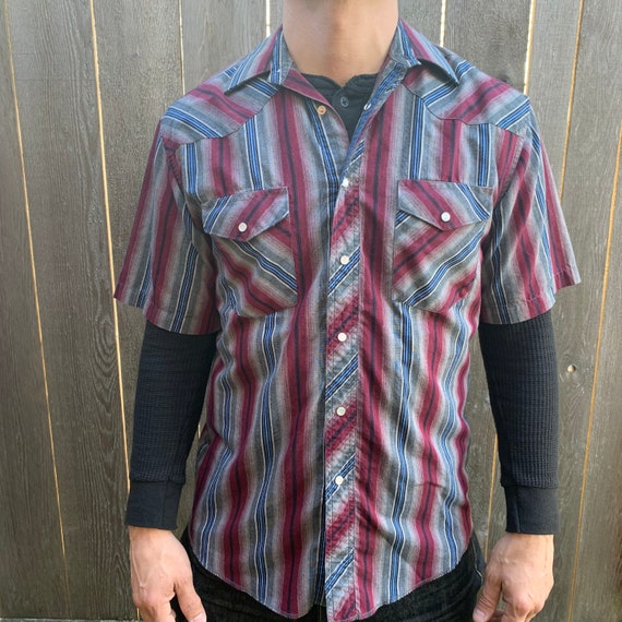 Vintage Wrangler Purple Gray Plaid Pearl Snap Cowboy Cut Light Weight Cotton Shirt Men's Size Large Short Sleeve