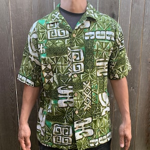 Vintage ODO Hawaiian Shirt Short Sleeve Green Tiki Print Men&#39;s XL