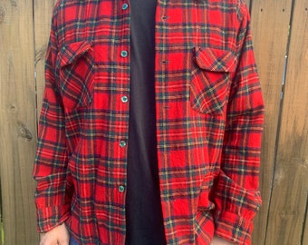 Vintage Pendleton Red and Green Plaid Vintage Wool Button Up Shirt Men's Size Large