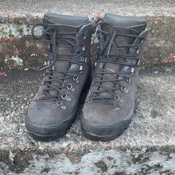 Merrell black top leather boots