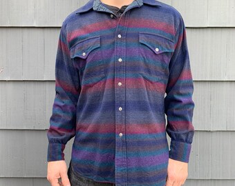 Camisa de lana a cuadros azul marino, morado y burdeos de corte occidental vintage de Pendleton, con botones, talla L