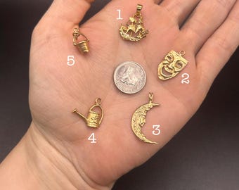 Estate Stackable 14k Gold Mixed Charms Bands- 3/27/26 - LOT NN