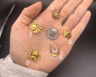 Estate Stackable 18k Gold Mixed Charms Bands- 3/27/26 - LOT LL