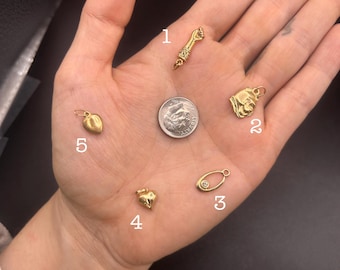 Estate Stackable 14k Gold Mixed Charms Pendants 4/17 - LOT N