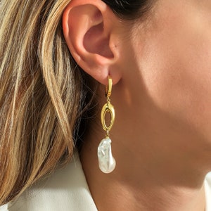 Baroque Pearl Gold Dangle Earrings, 18K Gold Drop Pearl Earrings, Handmade Gemstone Statement Earring, Pearl Jewelry, Gift for Mom Friend