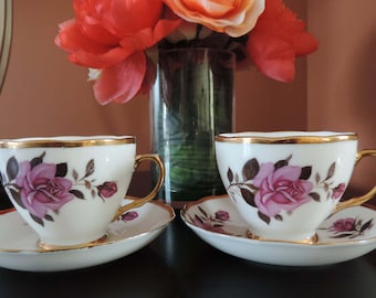 Tasses et soucoupes- porcelaine Chine - Rose et or - Ensemble de deux - Vintage