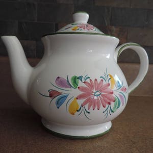 porcelain teapot - Portugal -