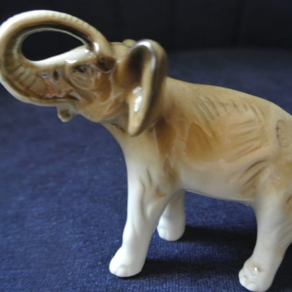 Figurine porcelaine - Eléphant Royal Dux