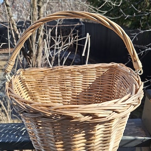 Wicker basket - Bicycle basket - Vintage