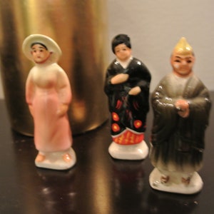 Figurines (3) miniatures- tenderleaf tea people =