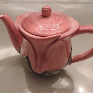 Porcelain teapot - flower