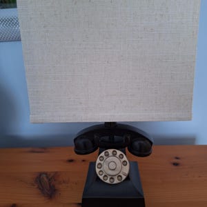 Lampe de table - base téléphone
