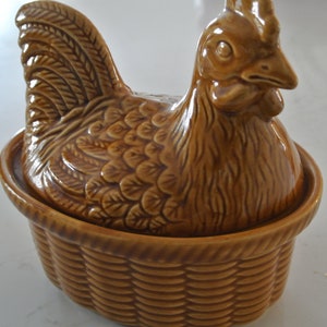 Plat avec couvercle - Poule céramique - vintage