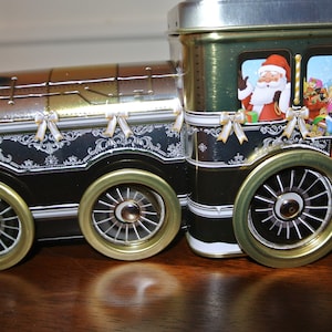 Candy boxes - train and wagons - spinning wheels