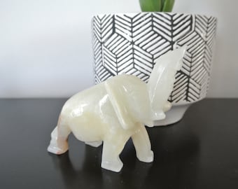 Elephant figurine - marble - collection
