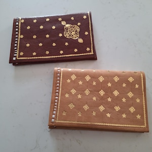 Carteiras - Couro marroquino ouro 22k - Vendidas individualmente (bege e vermelho)