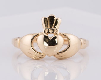 14K Gold Claddagh Ring Traditional Celtic Design Fine Gift for Her Classic Friendship Best Friend Irish Ireland Symbol Love Loyalty R6597