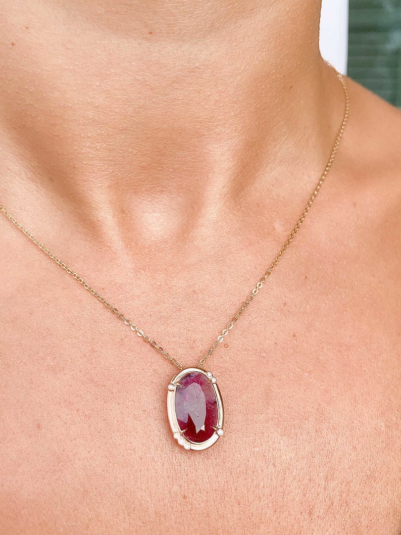 Pingente rústico de rubi natural de 4,54 ct com detalhes em diamante, lapidação rosa, inclusão interessante, joia conversível para usar de várias maneiras R4387 imagem 3