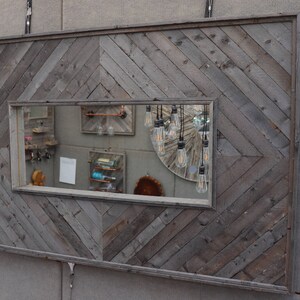 Kollektionen mit Zurückgewonnenspiegel, rustikale Industriespiegel