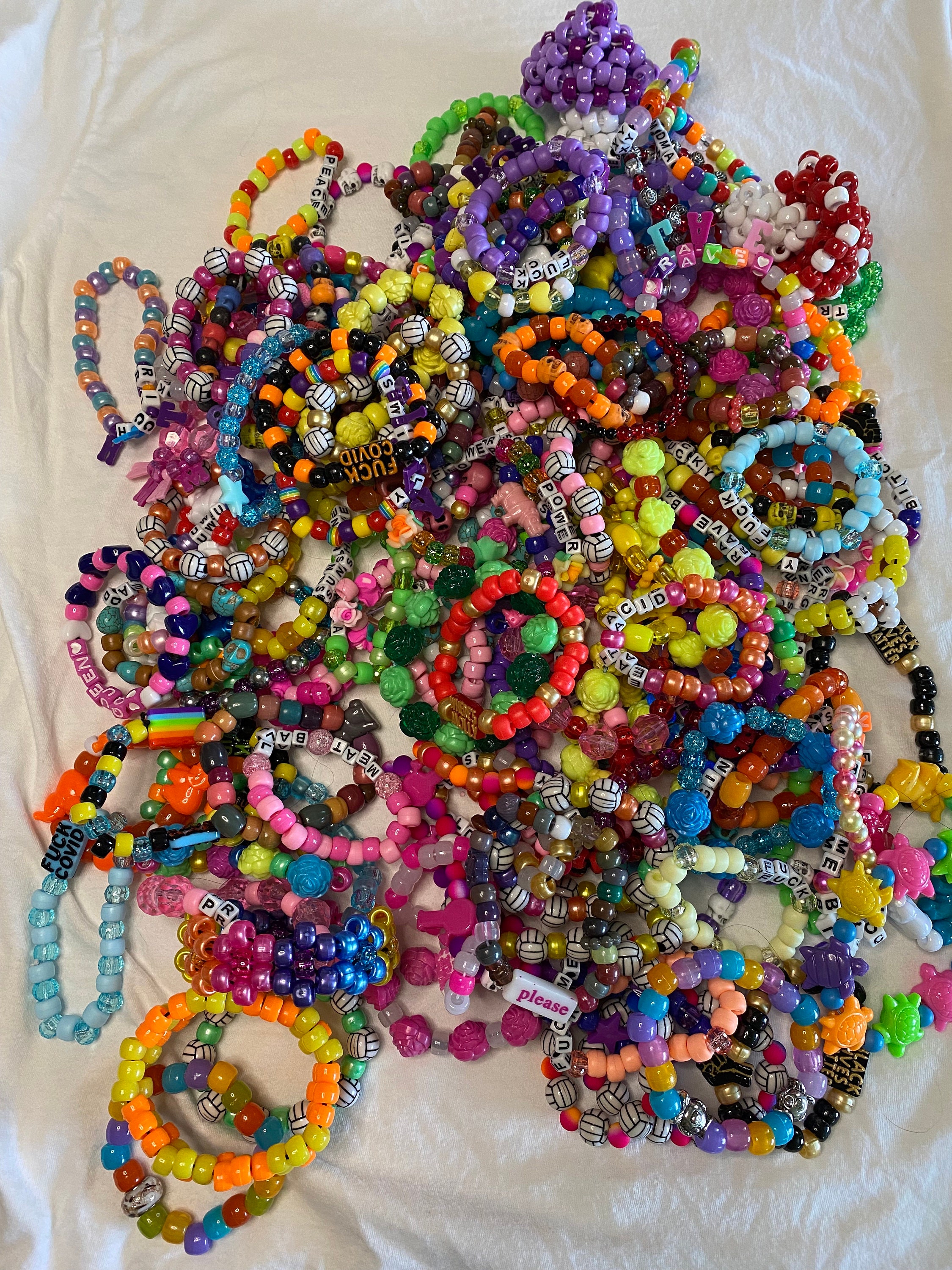 KANDI Bracelet Grab Bag Rave Bracelets Kids Jewelry Beads EDC Lost Lands  Friendship Bracelet Charms Mushrooms Gummy Bears Candy Trading 