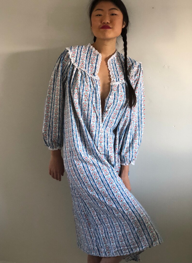 80s Lanz Flannel Nightgown White Eyelet Trim Blue Floral Flannel Long Prairie Night Dress Nightgown Cotton Flannel Oversized Pajamas