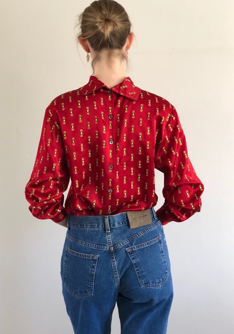 women's red crew neck t shirt