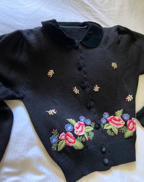 90s puff sleeve embroidered cardigan / vintage bla