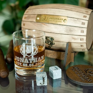Etched Whiskey Glasses Set, Father of Bride Gift from Groom, 50th Birthday Gift Men, Personalized Whiskey Barrel, Wedding gift