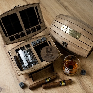 Personalized Groomsmen Invitation Gifts, Engraved Whiskey Glasses Set, Custom Wood Barrel Bar, Best Man Proposal, 50th Birthday Gift for Dad