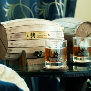 Personalized Whiskey Glasses set in Wooden Barrel - Groomsman Gift,  Best Man or Usher Gift, Whiskey Barrel Set