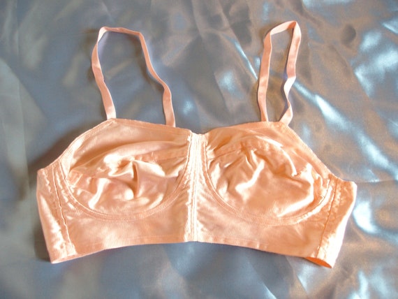 Satin bullet shaped bra vintage pink satin small b