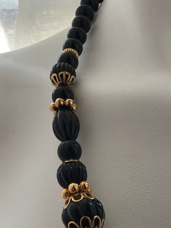 Trifari black and gold beaded necklace - image 4