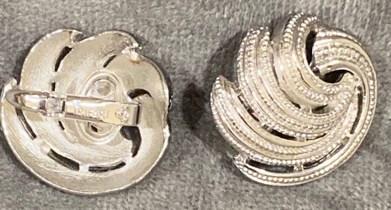 Crown Trifari silver clip earrings - image 4