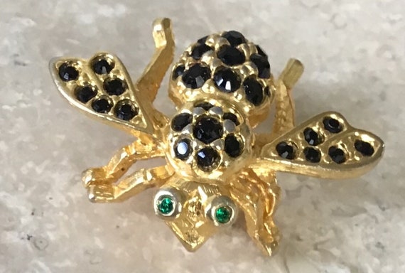 Vintage Joan Rivers bee brooch - image 1