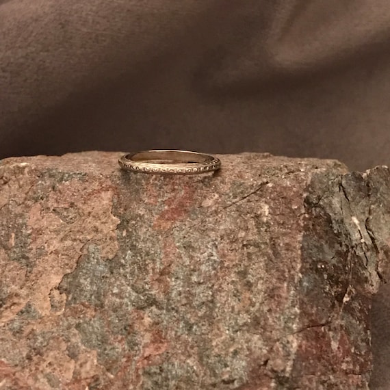 Stackable ring marked 18K - image 1