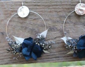 Boucles d'oreilles MILA créoles bleues en fleurs séchées et stabilisées, boucles d'oreilles argent hortensia bleu esprit bohème