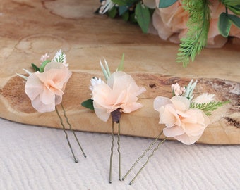 Set of COLINE hair pins made of preserved hydrangea peach tone for spring wedding hairstyle, boho dried flower hair accessory