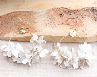 Earrings CARLA in golden ivory preserved hydrangea, boho chic wedding earrings, original handcrafted gift jewel