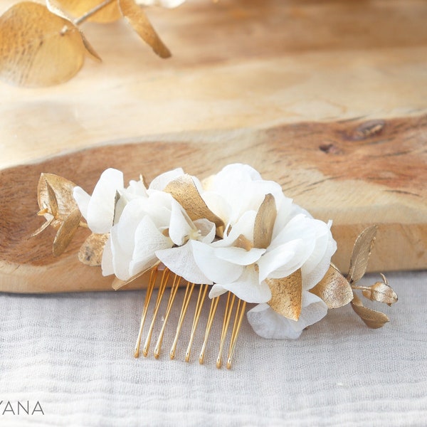 Peigne cheveux DIANE hortensia blanc naturel et eucalyptus doré stabilisés pour coiffure mariage bohème chic, peigne fleur naturelle durable