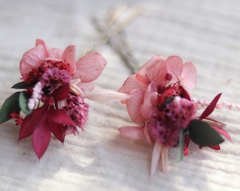 Set of preserved flower hairpins GENA in magenta pink tint for boho wedding, long-lasting natural pink flower hairstyle accessory