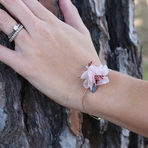 Handcrafted jewel PAULINE bracelet, preserved flowers wedding bracelet for boho bride, original and unique gift for witness and bridesmaid