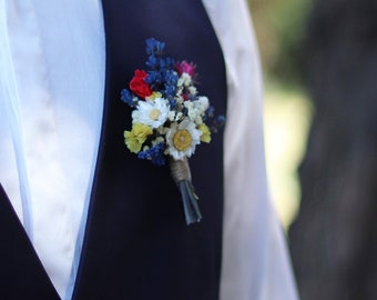 CREATIVITE Knopfloch-Accessoire aus getrockneten und konservierten Blumen für den volkstümlichen Bräutigam, Knopfloch für Sommerhochzeit, Lavendel-Schleierkraut