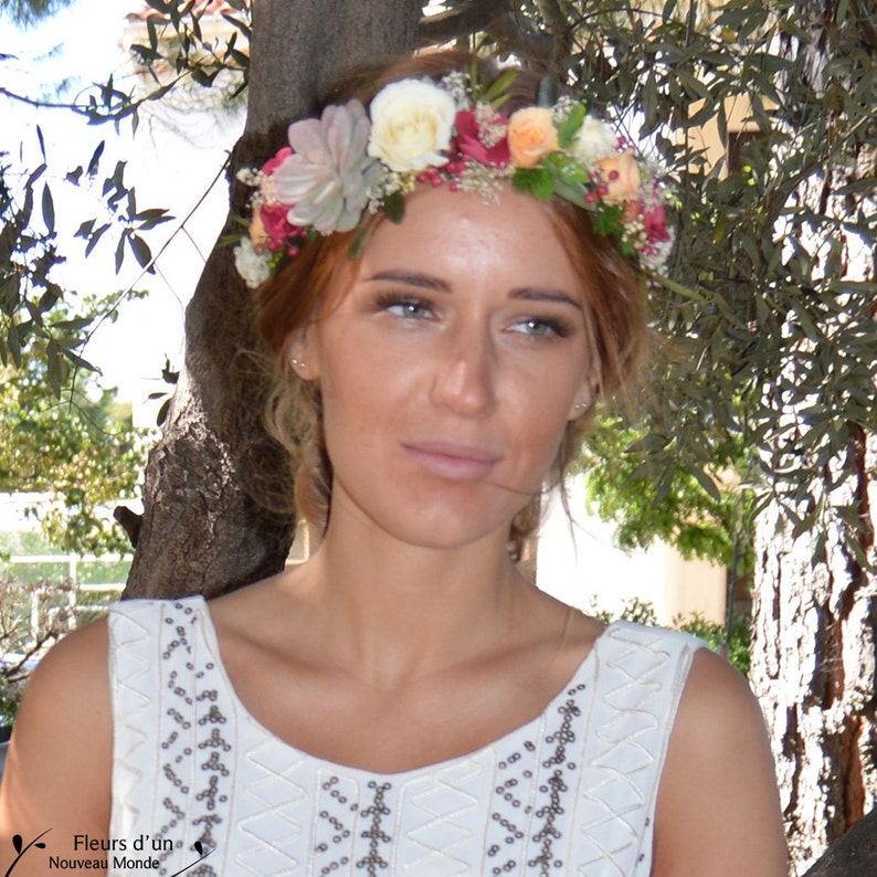 bridal hairstyle Preserved flowers crown Charlotte for your wedding