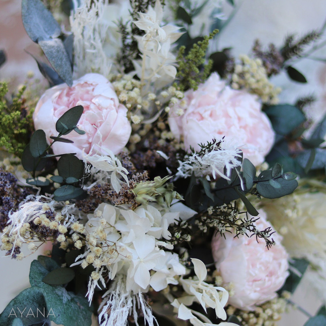 Bouquet de mariée GSTAAD unique avec pivoine et eucalyptus stabilisés ...